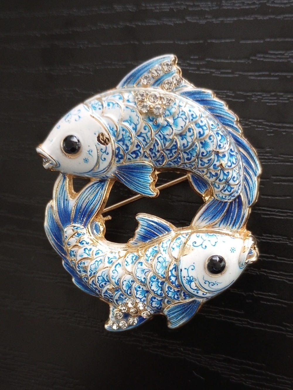 Blue White Delft Golden Double Fish Enamel Rhinestone Brooch Pin